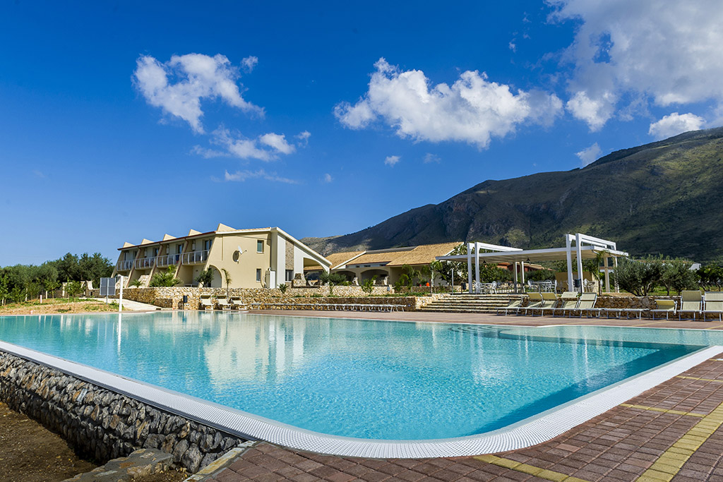 Borgo Aranci Piscina Comune